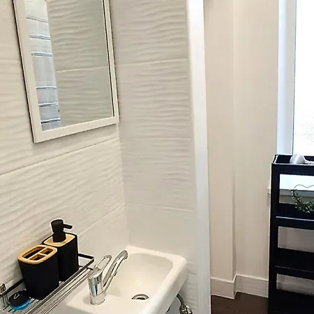 Cozy & Bright 1 Bedroom With Park Nearby - Free Parking, Riga, Up To 5 Guests Apartment *